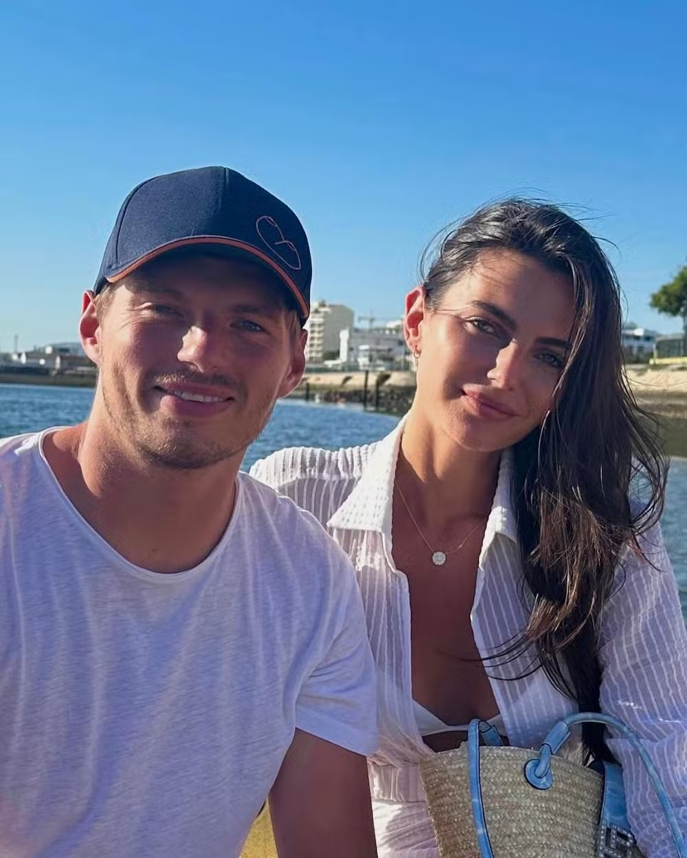 Kelly Piquet faz chá de bebê luxuoso em iate em Miami